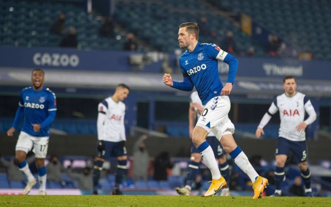 而上海中场 而上海中场